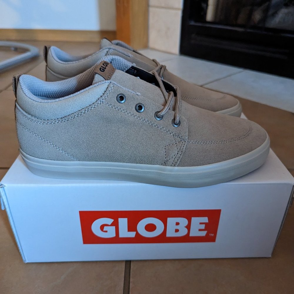 NEW Men's Globe GS Chukka Taupe Shoes sz 7.5